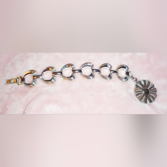 VTG Chunky Large Round Charm Bracelet Silver Tone Thick Link - Picture 2 of 3